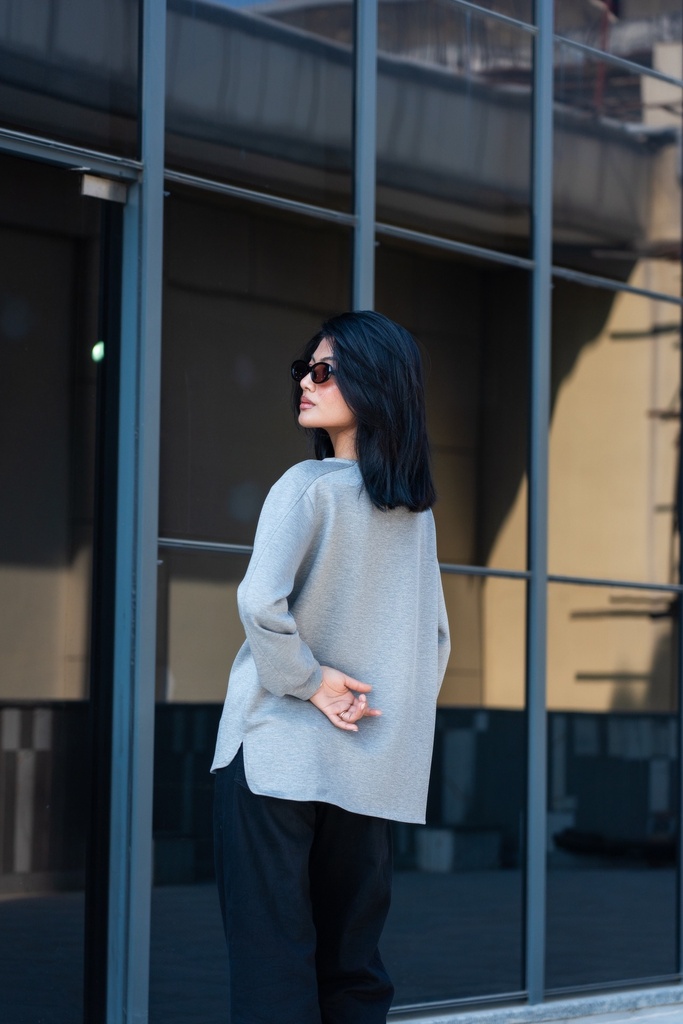 BASEMARK HIGH-LOW SWEATSHIRT FOR WOMEN Image